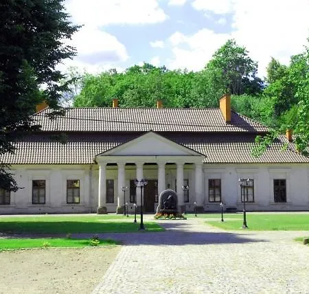 Gosciniec Dworski W Ropie - Goscinne ホリデーパーク Ropa