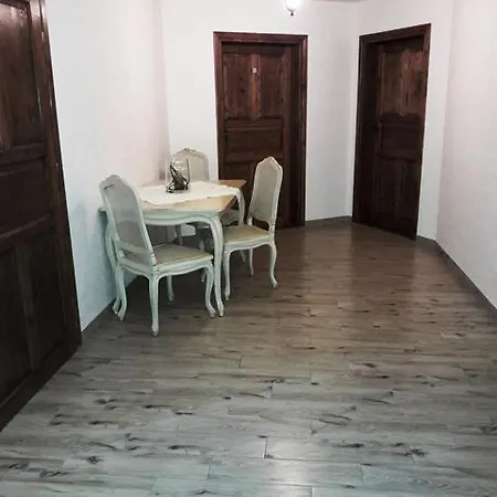 Gosciniec Dworski W Ropie - Goscinne 3* Ropa