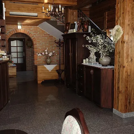 Gosciniec Dworski W Ropie - Goscinne Feriepark 3*