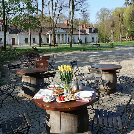 Gosciniec Dworski W Ropie - Goscinne Ropa