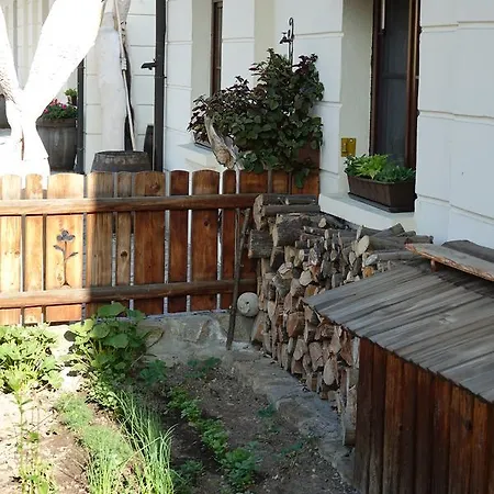 Gosciniec Dworski W Ropie - Goscinne 3* Ropa