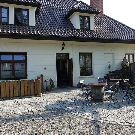 ホリデーパーク Gosciniec Dworski W Ropie - Goscinne Ropa