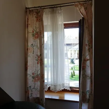 Gosciniec Dworski W Ropie - Goscinne