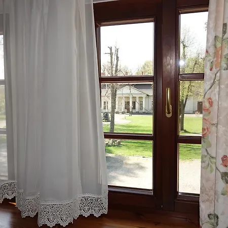 Gosciniec Dworski W Ropie - Goscinne 3*