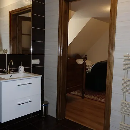 ホリデーパーク Gosciniec Dworski W Ropie - Goscinne Ropa