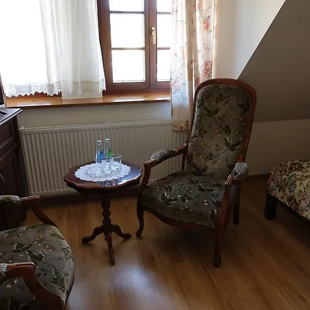 ホリデーパーク Gosciniec Dworski W Ropie - Goscinne Ropa