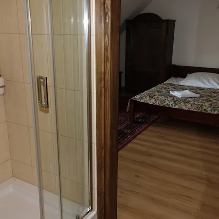 Gosciniec Dworski W Ropie - Goscinne Ropa