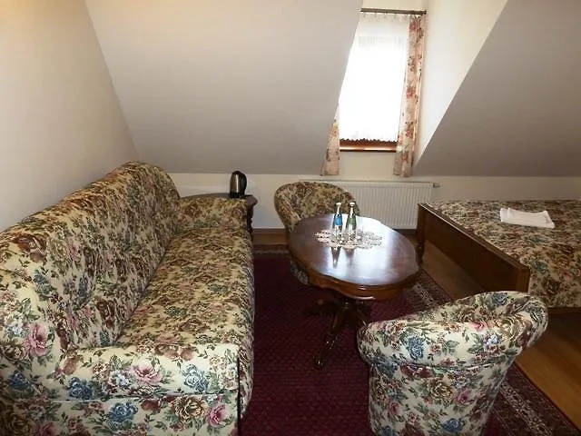 Vakantiepark Gosciniec Dworski W Ropie - Goscinne