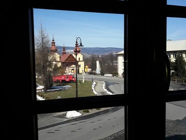 Gosciniec Dworski W Ropie - Goscinne Ropa