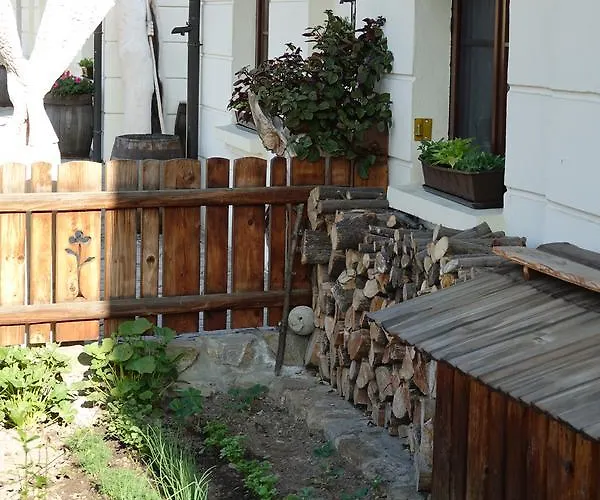 Gosciniec Dworski W Ropie - Goscinne 3* Ropa