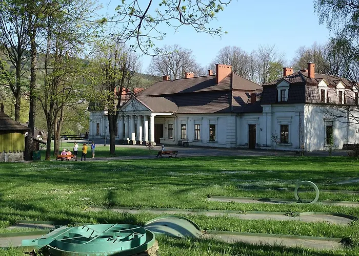 Gosciniec Dworski W Ropie - Goscinne